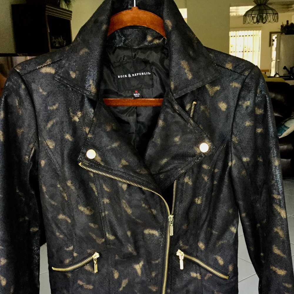 Black Gold Metallic Zipper Waist Jacket